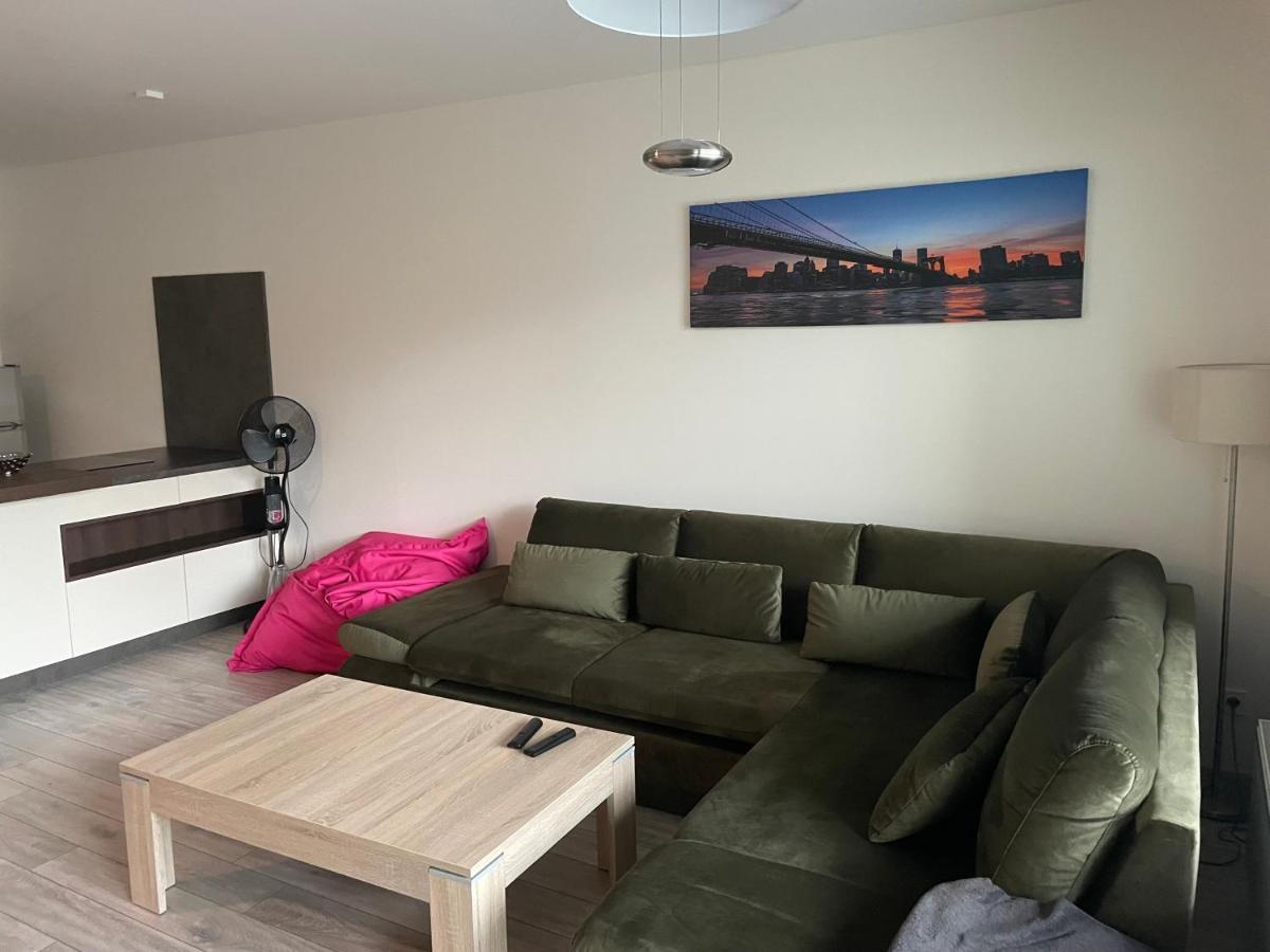 Garden Apartman Radnica - Private Parking Included Koszyce Zewnętrze zdjęcie